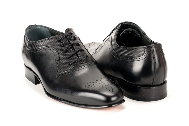 8499 - Mirage Men's Dress Black Lace Shoe Medallion Tip Textured Leather Thin Sole