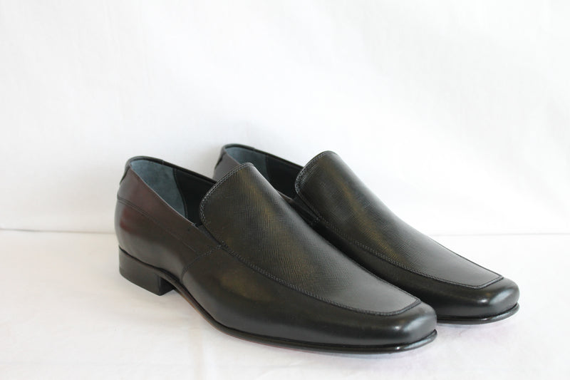 6502-S/C - Mirage Men's Dress Black Slip On Shoe Apron Toe Center Safiano Thin Leather Sole